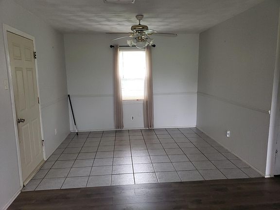 3rd image of 510 N Ector Dr