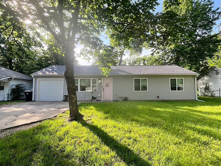 3519 SW Clare Ave — Photo 1