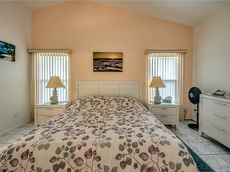 4406 SW 25th Ave — Photo 11