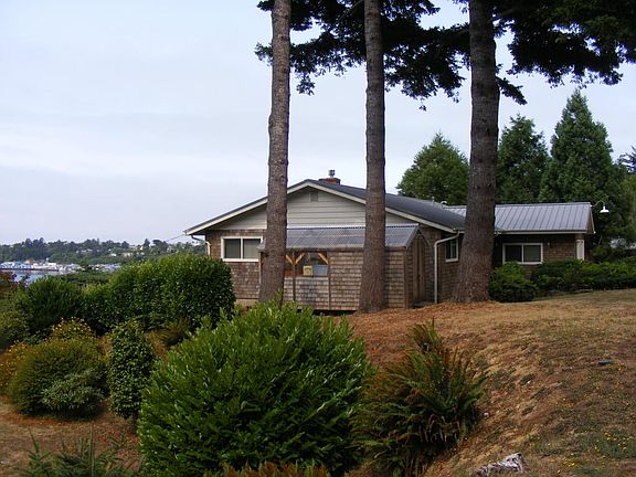 5th image of 1270 SE Shermer Ct