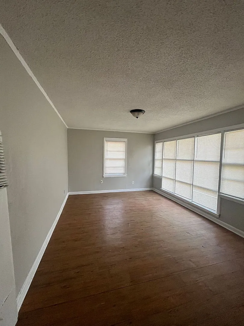 Renovated house in quite Neighborhood — Photo 3