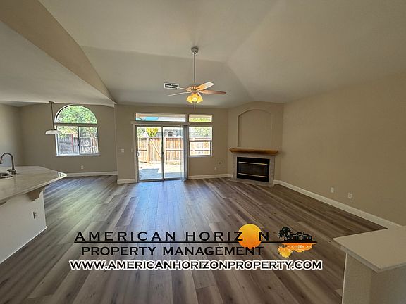 4th image of 401 Cromwell Ct