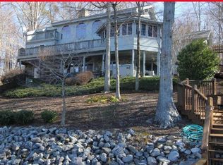 103 Skydome Dr, Moneta, VA 24121