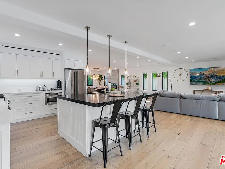 22745 Erwin St — Photo 30