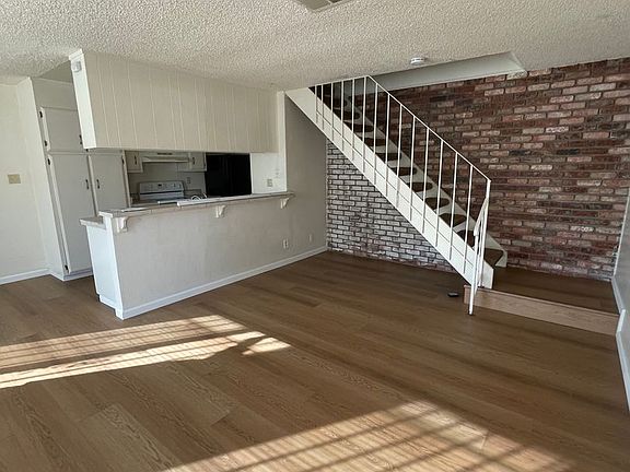 4th image of 1205 Lemontree Ct Unit 2