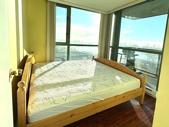 2nd image of 2733 Chandlery Pl Penthouse 1