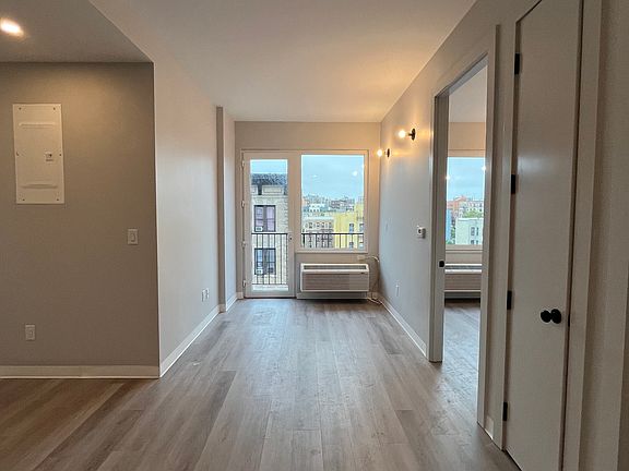 2nd image of 1000 Kelly St #D5
