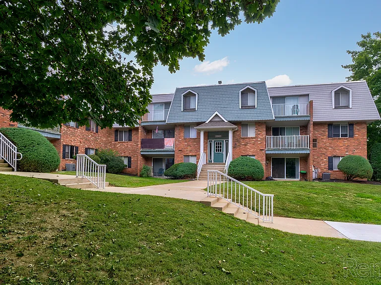 Arundel Apartments — Photo 26