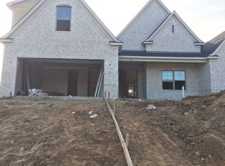 190 Cross Creek Dr, Oakland, TN 38060