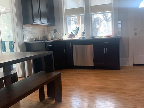 3rd image of 2611 W Wabansia Ave #3
