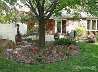 3052 Arbor Oaks Dr, Dubuque, IA 52001