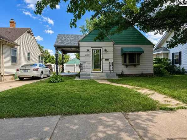 610 S Douglas Ave, Lyons, KS 67554
