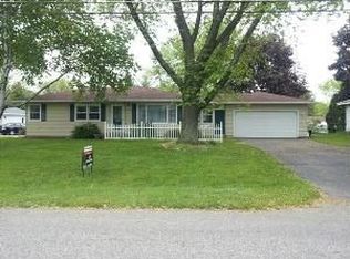 7484 Walnut Ave, Jenison, MI 49428