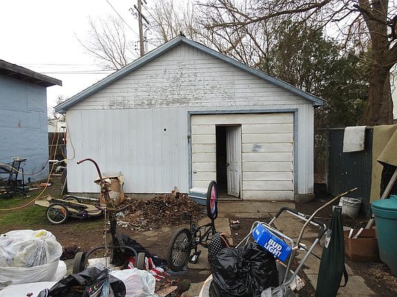 4th image of 2723 E Everett Ave