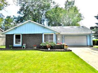 2631 Crowsnest Dr, Hobart, IN 46342