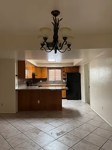 1524 W Saint Clair St Photo 1