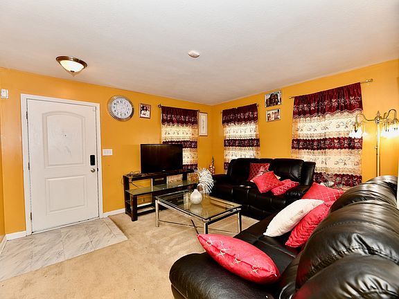 3rd image of 5944 Edelle Dr