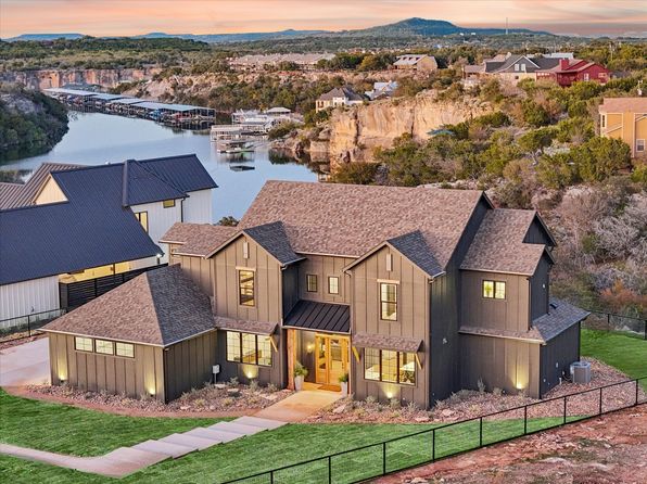1016 Bluff Creek Dr, Strawn, TX 76475