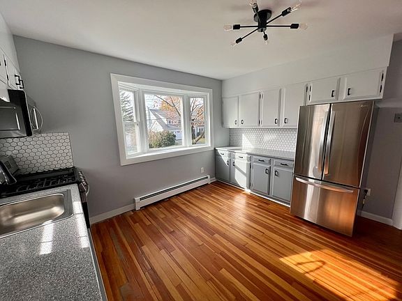 5th image of 24 Ewell Ave