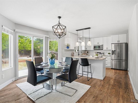 5th image of 7153 Canyon Avenue