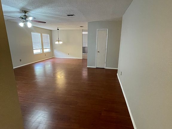 2nd image of 4509 Willow Way Dr
