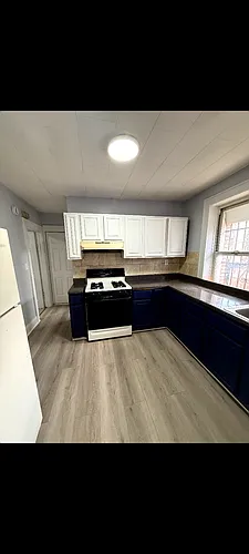 401 Marshall St Photo 1