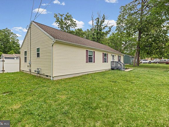 3rd image of 138 Olive St