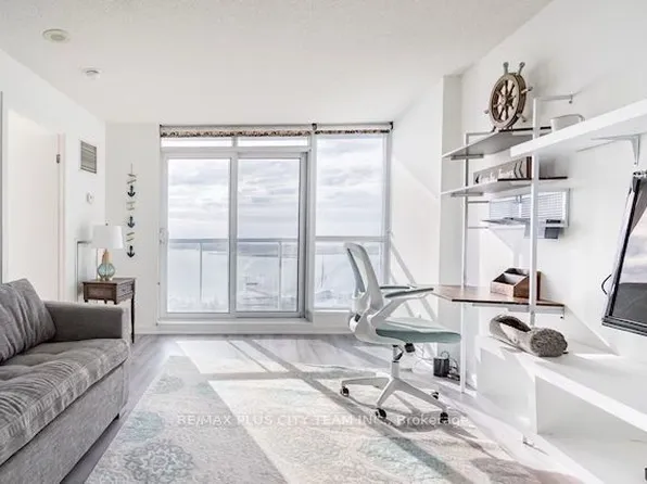 208 Queens Quay W, Toronto, ON