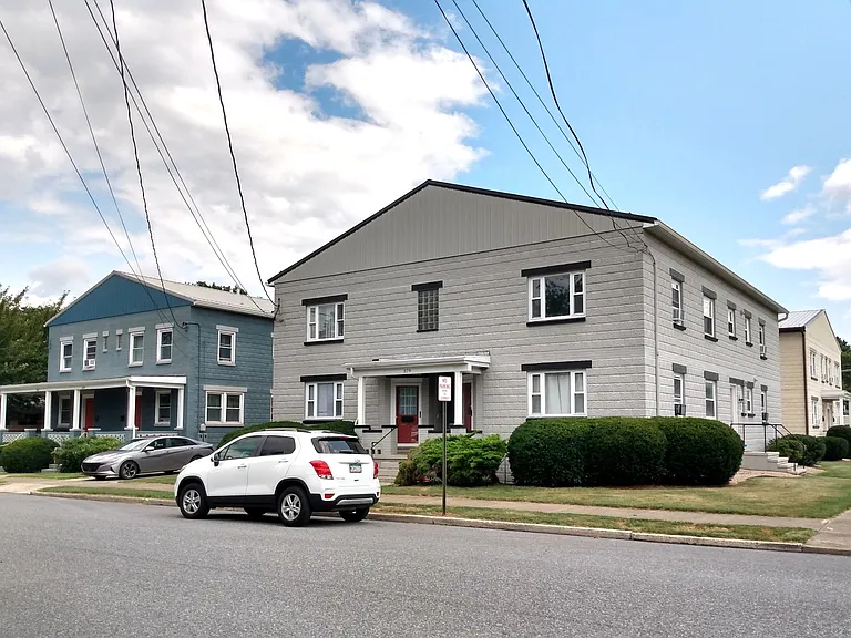 579 Guilford Ave #3 — Photo 2