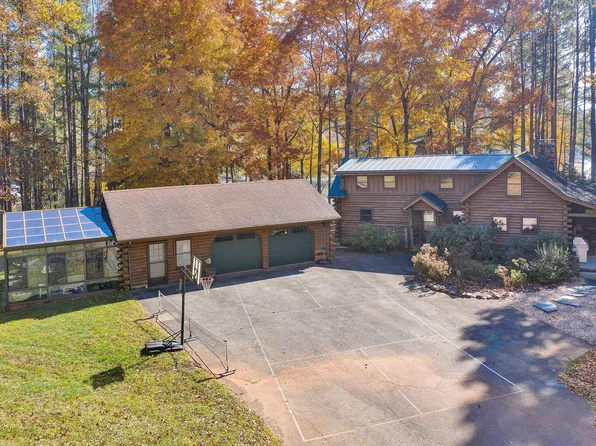 1180 Emmitt Ln, Moneta, VA 24121