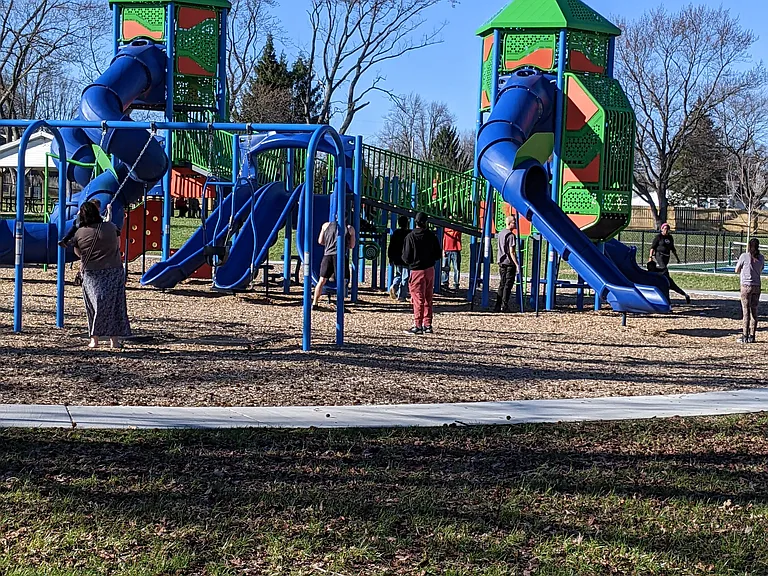 Beautiful park right across the street. What's really nice to see is so many people walking in the neighborhood and not just in the park.