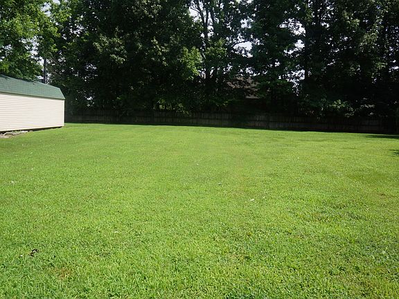 3rd image of 2701 Trelawny Dr