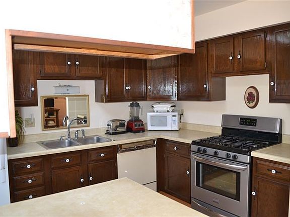 3rd image of 2830 Crabapple Ln