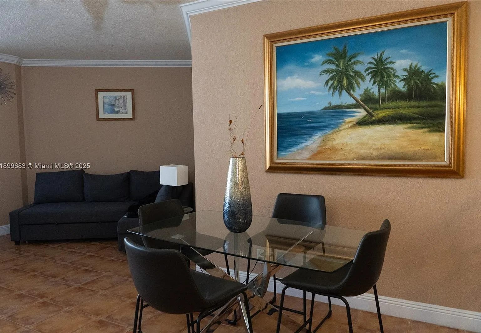 Sea Air Towers Condo — Photo 1