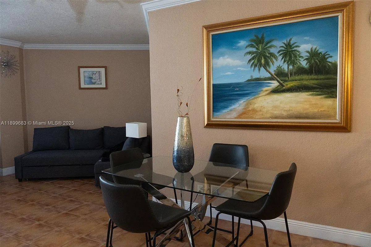 Photo 1 of 19 - 3725 S Ocean Dr #1021 - Hollywood, FL Primary Photo - 3725 S Ocean Dr #1021