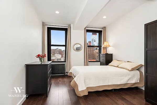 Sold by Warburg | media 2