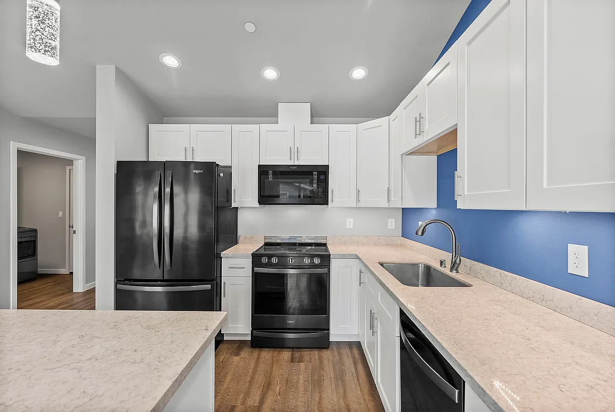 Building Photo - 12926 78th Ave E #1