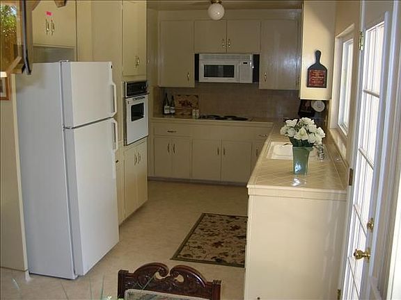 3rd image of 1630 Sweetbriar Dr
