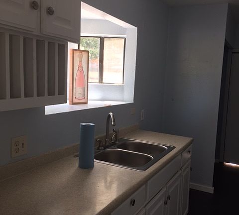 4th image of 2708 N East St