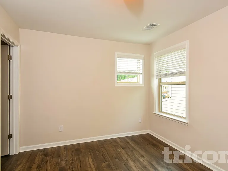 148 Chapelcrest Ln — Photo 9