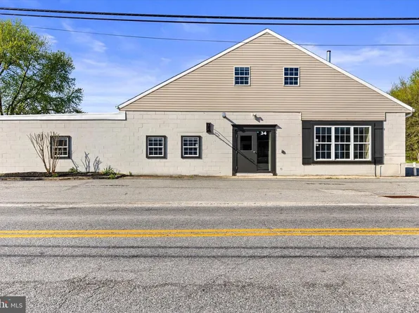 34 Main St, Seven Valleys, PA 17360