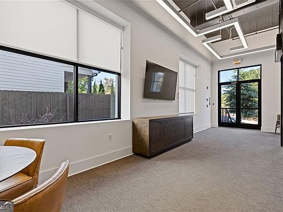 4th image of 108 Park Pl #112