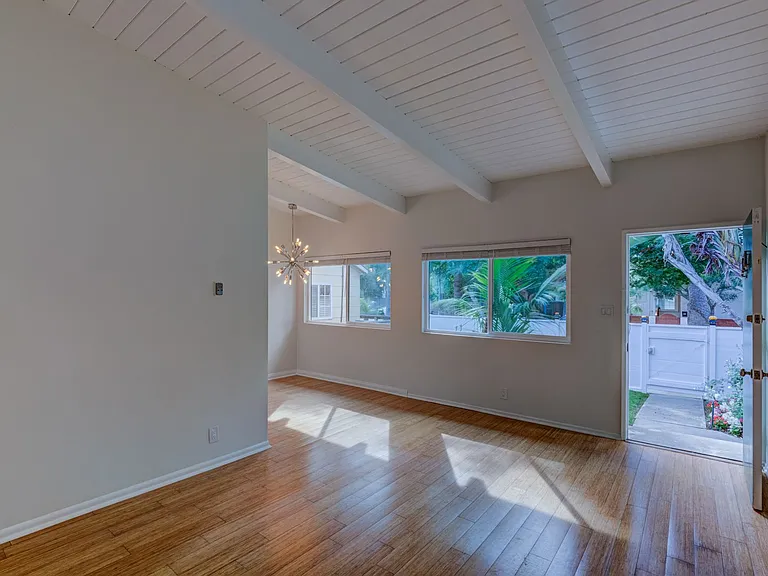 Ocean Avenue Duplex — Photo 14