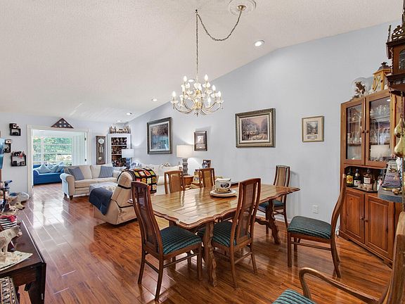 3rd image of 4305 LUCERNE VILLAS Lane