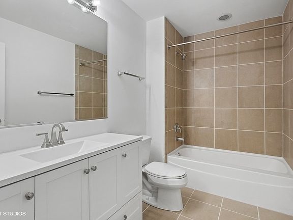 2nd image of 1000 N Kingsbury St APT 703