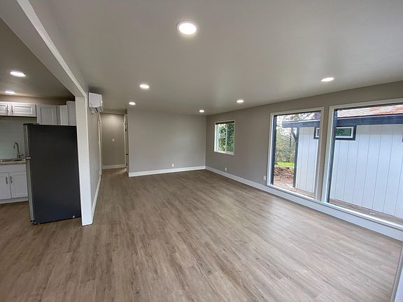 5th image of 2891 Winter Ct #B
