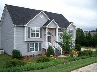 677 Bailey Dr, Jefferson, GA 30549