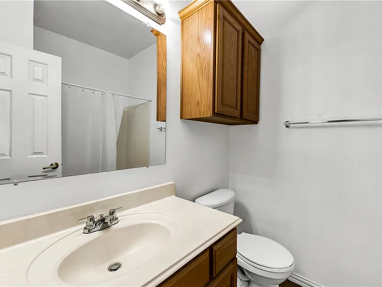 1001 Krenek Tap Rd #1201 — Photo 12
