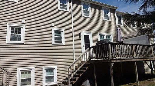 3rd image of 14 Meeting House Ln