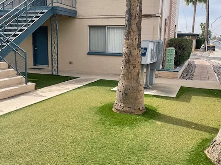Beautiful one and two bedroom units available now! — Photo 25